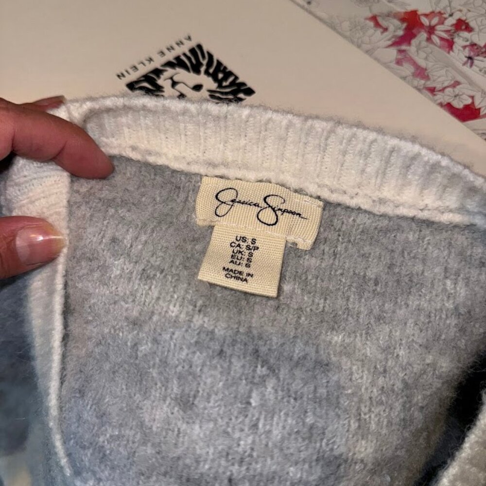 Jessica Simpson Sweater - Picture 3 of 3